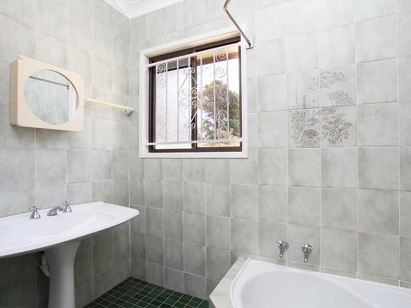 381 Bishop Rd, Beachmere QLD 4510