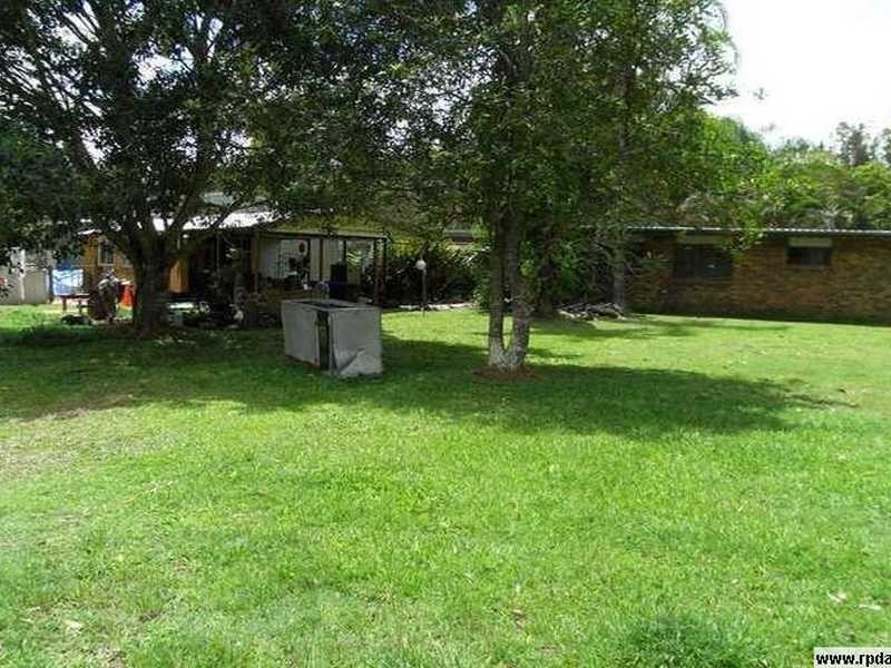 17 Glasgow Road, Ningi QLD 4511