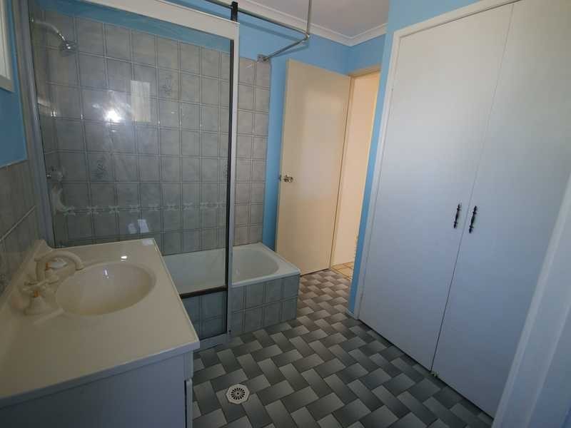 17 Glasgow Road, Ningi QLD 4511
