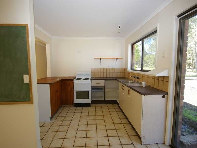 17 Glasgow Road, Ningi QLD 4511