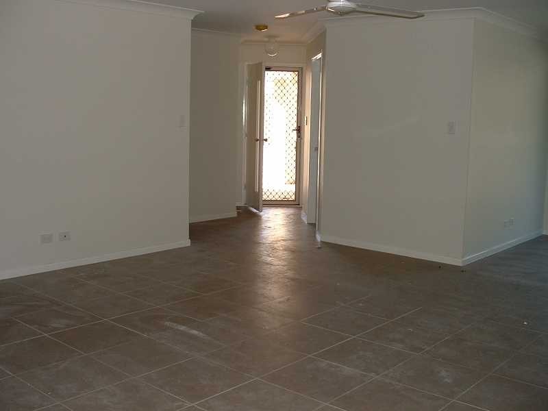 Unit 3/3-5 Weeroona Avenue, Beachmere QLD 4510