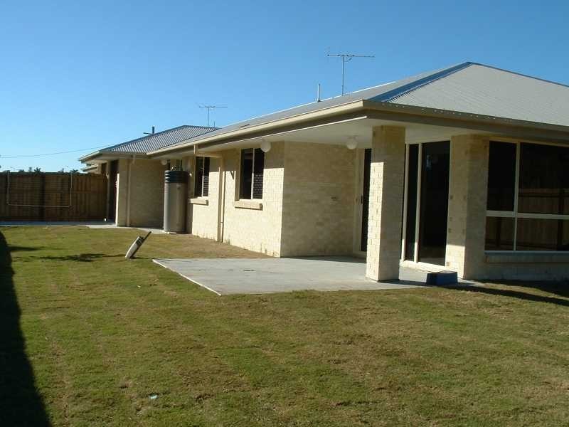 Unit 3/3-5 Weeroona Avenue, Beachmere QLD 4510