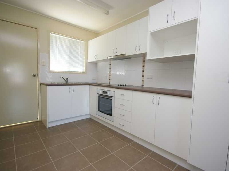 2/65 Coronation Avenue, Beachmere QLD 4510