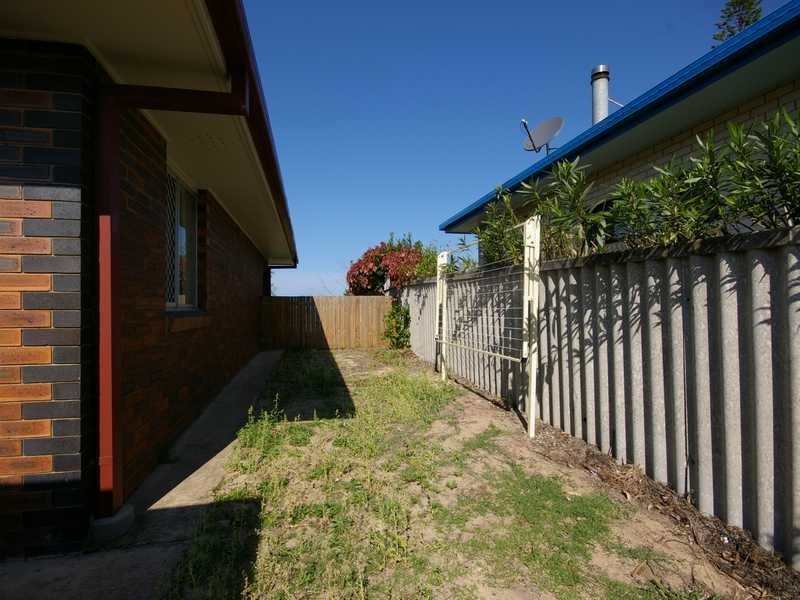 2/65 Coronation Avenue, Beachmere QLD 4510