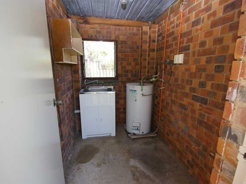 2/65 Coronation Avenue, Beachmere QLD 4510
