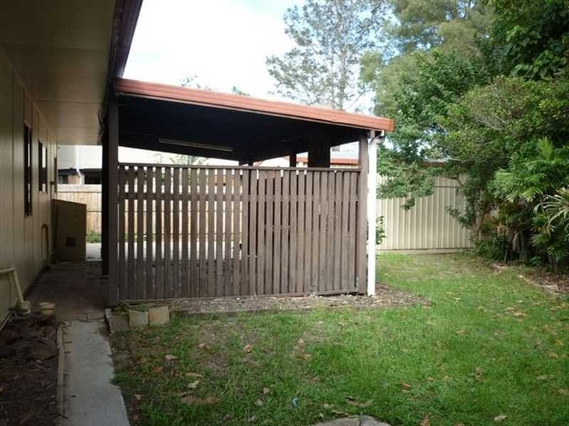 11 Gillian Street, Beachmere QLD 4510