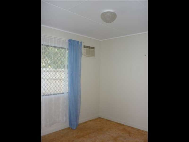 11 Gillian Street, Beachmere QLD 4510