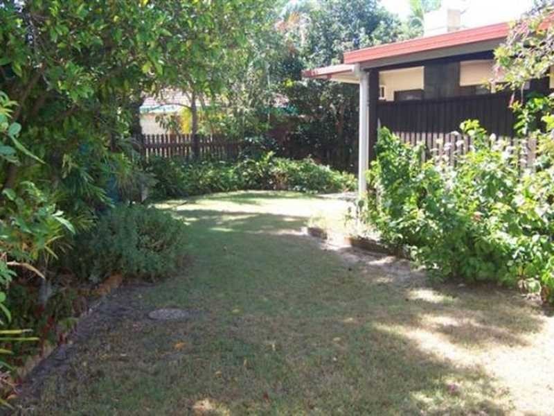 11 Gillian Street, Beachmere QLD 4510