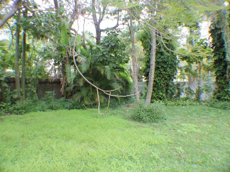 4 McGregor Tce, Beachmere QLD 4510