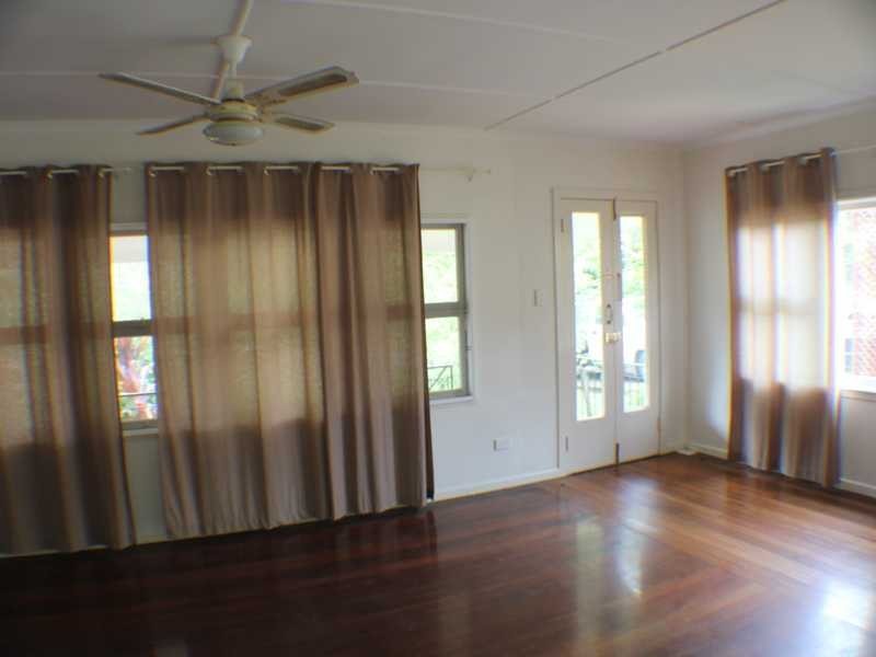 4 McGregor Tce, Beachmere QLD 4510