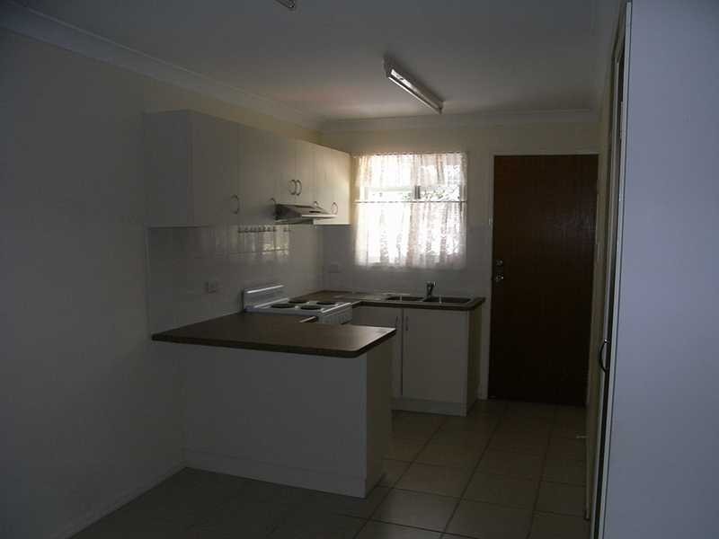 2/10 Bishop Road, Beachmere QLD 4510