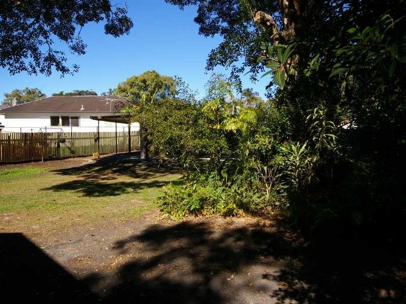 12 Elizabeth Street, Beachmere QLD 4510