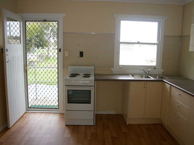 Unit 2/81 Biggs Avenue, Beachmere QLD 4510