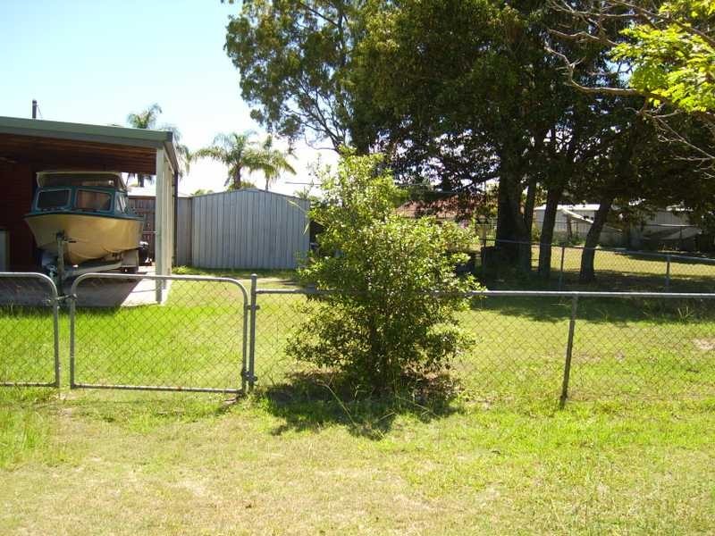 1/1 Bryant Street, Beachmere QLD 4510