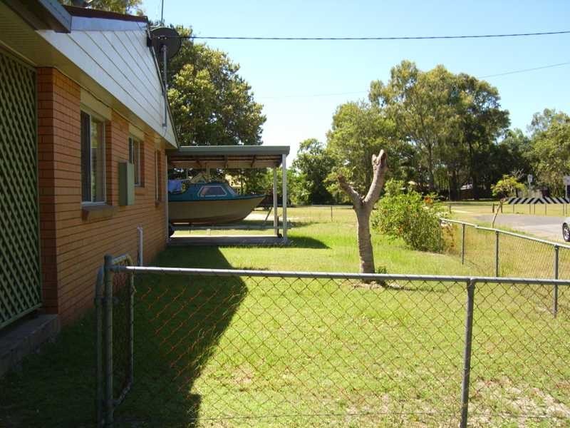 1/1 Bryant Street, Beachmere QLD 4510