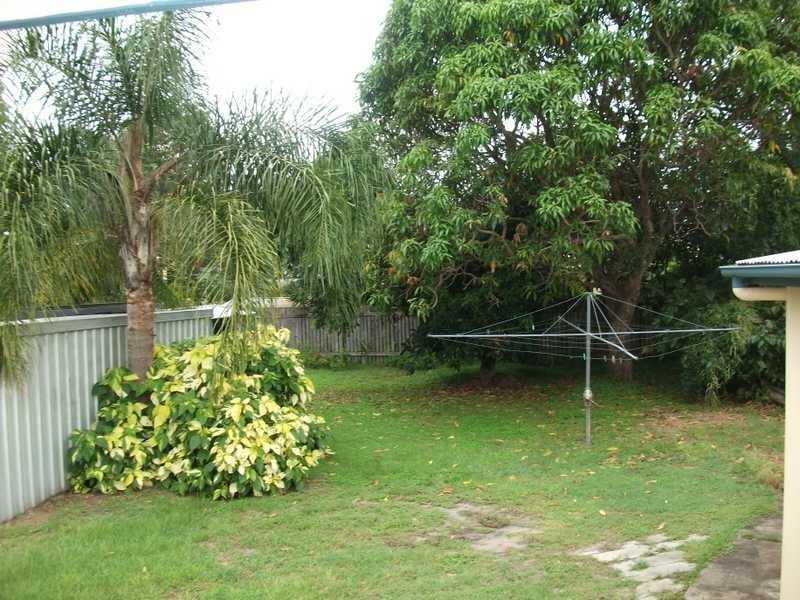 14 Amies Street, Beachmere QLD 4510