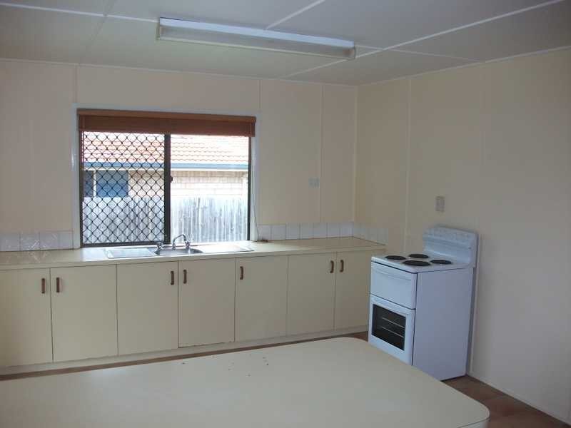 14 Amies Street, Beachmere QLD 4510