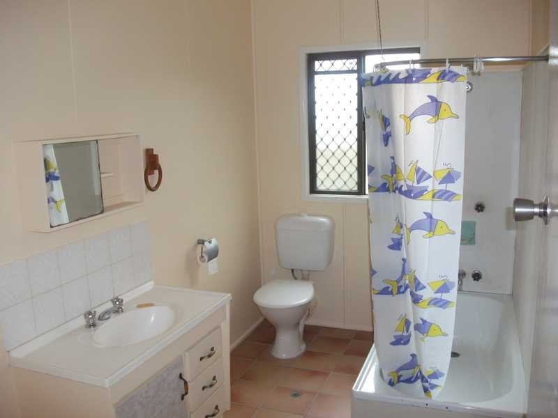 14 Amies Street, Beachmere QLD 4510