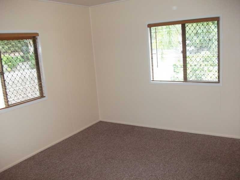 14 Amies Street, Beachmere QLD 4510