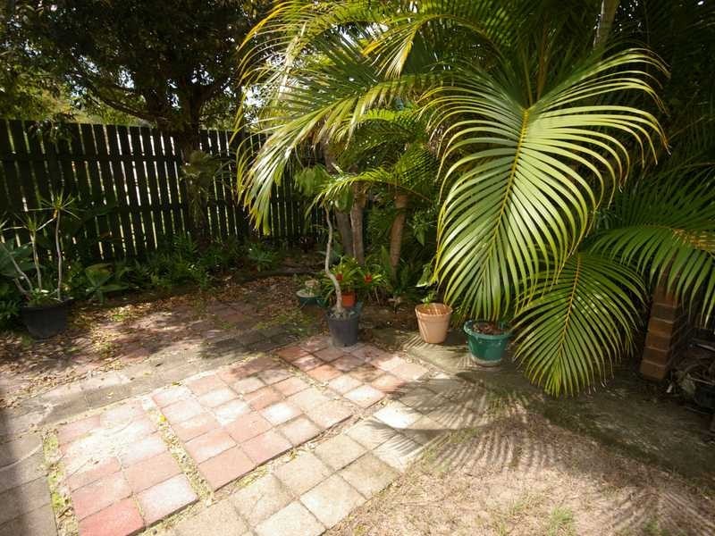 20 Sandpiper Street, Beachmere QLD 4510