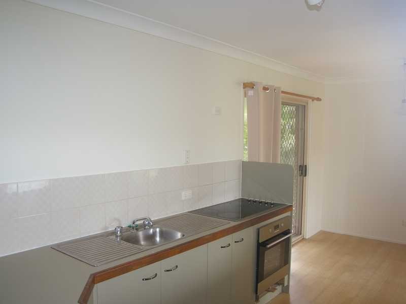 21 Gillian Street, Beachmere QLD 4510