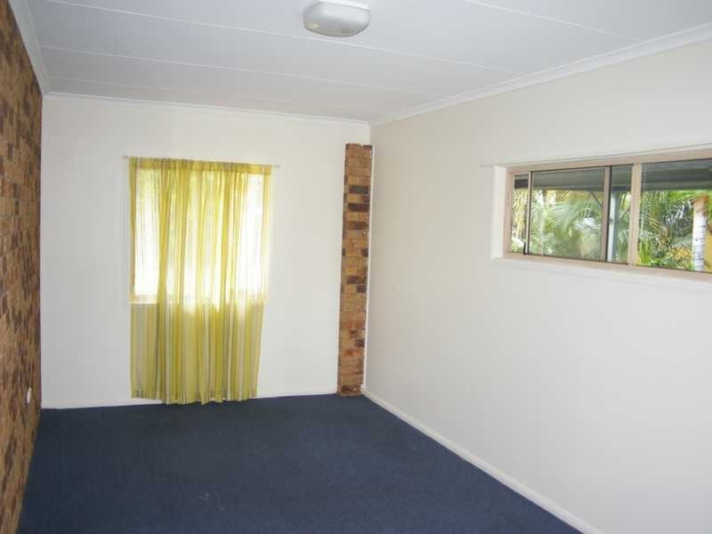 21 Gillian Street, Beachmere QLD 4510