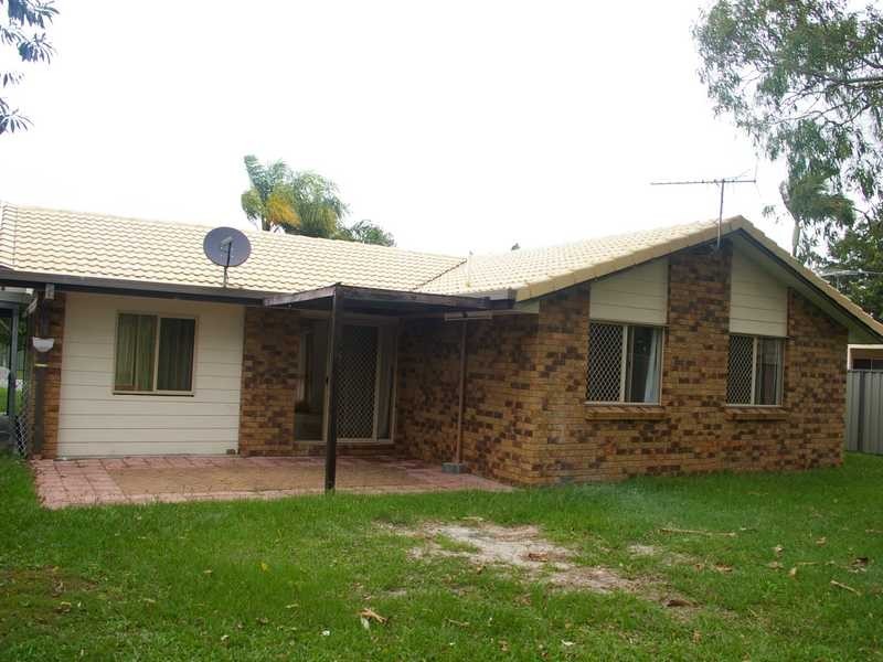 21 Gillian Street, Beachmere QLD 4510