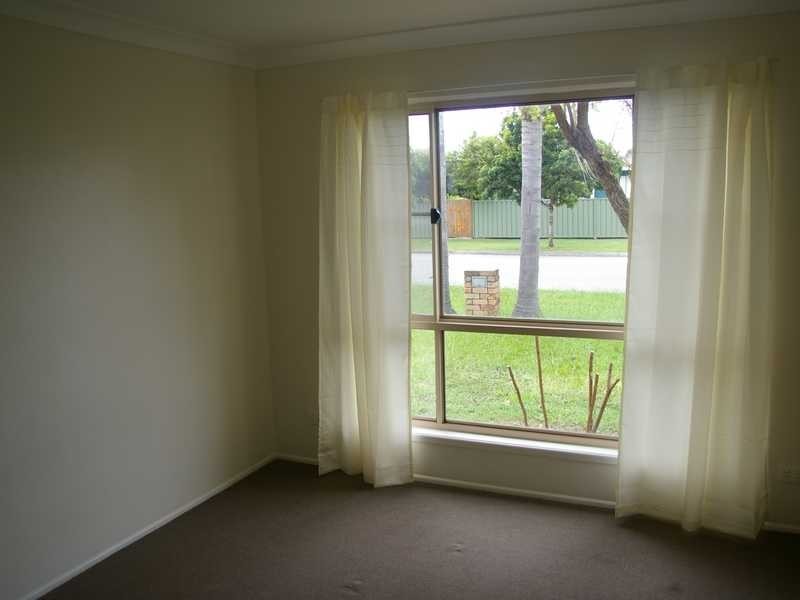 21 Gillian Street, Beachmere QLD 4510