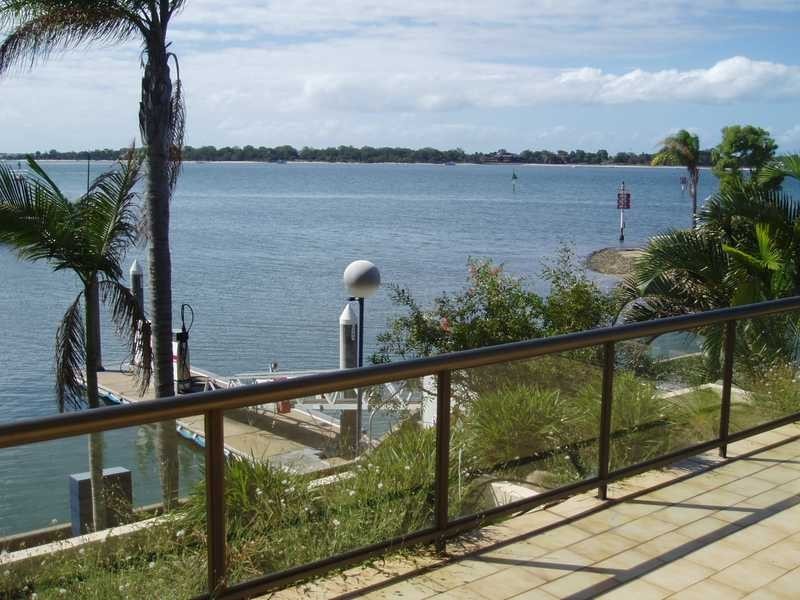 11/9 -19 Spinnaker Drive, Sandstone Point QLD 4511