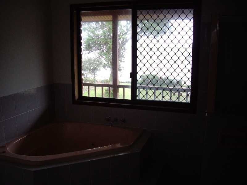 54 Bayside Drive, Beachmere QLD 4510