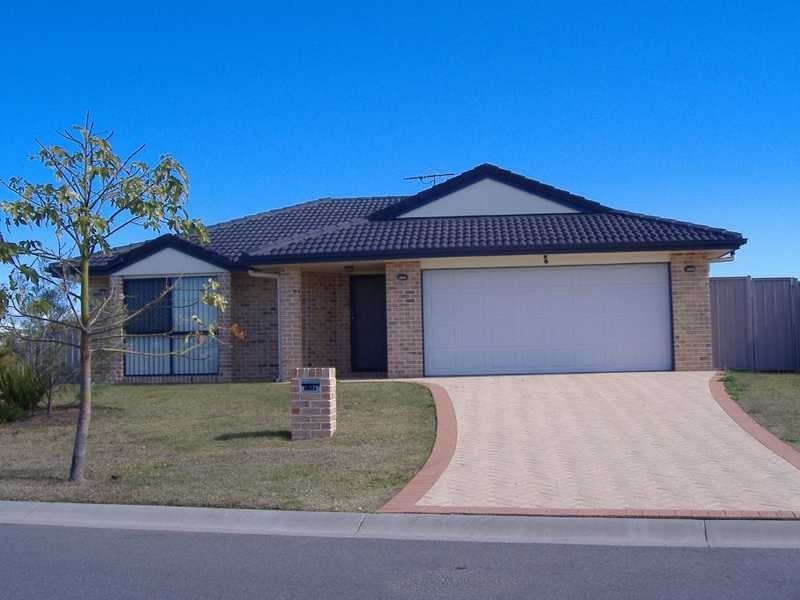 137 Carpenter Way, Sandstone Point QLD 4511