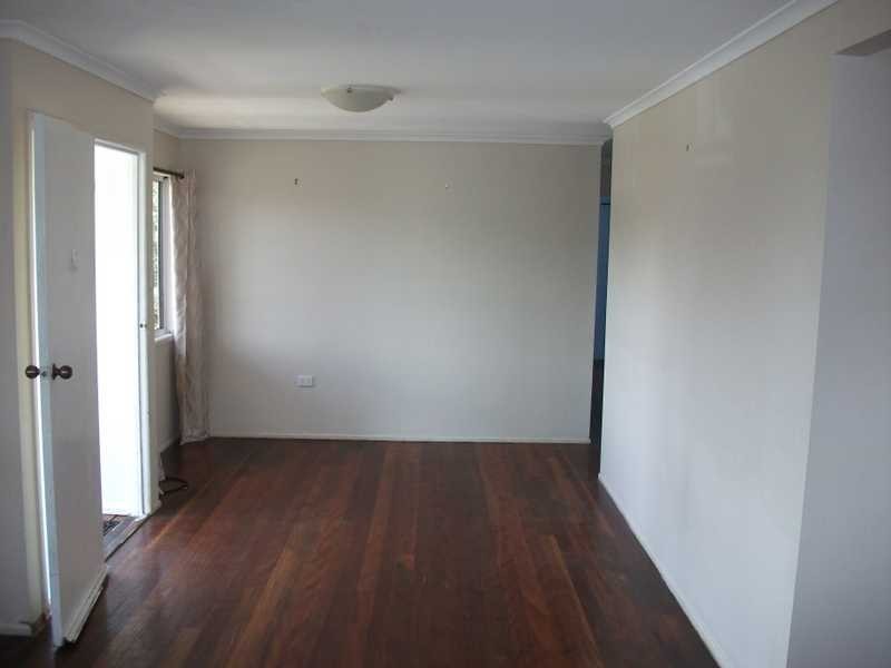 10 Dwyer Street, Beachmere QLD 4510