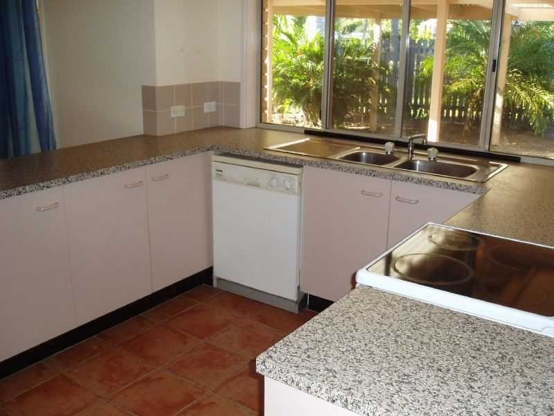 28 Clark Terrace, Sandstone Point QLD 4511