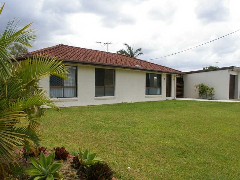 42 Moatah Drive, Beachmere QLD 4510