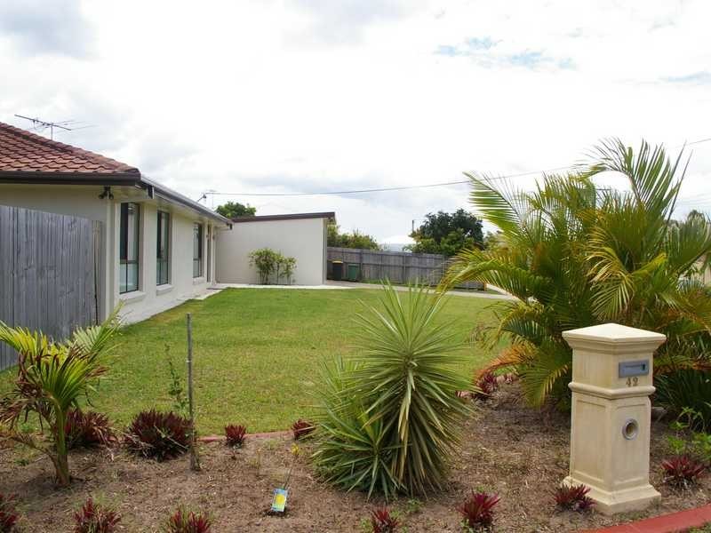 42 Moatah Drive, Beachmere QLD 4510