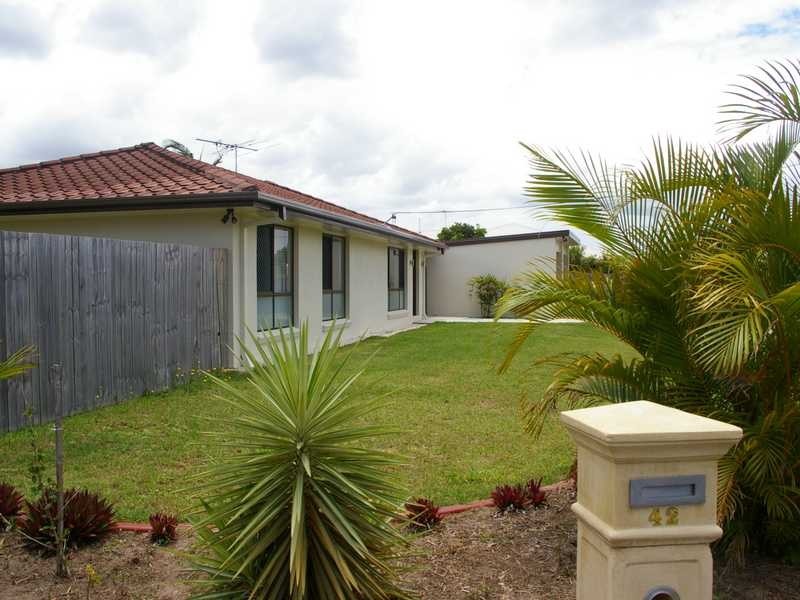 42 Moatah Drive, Beachmere QLD 4510