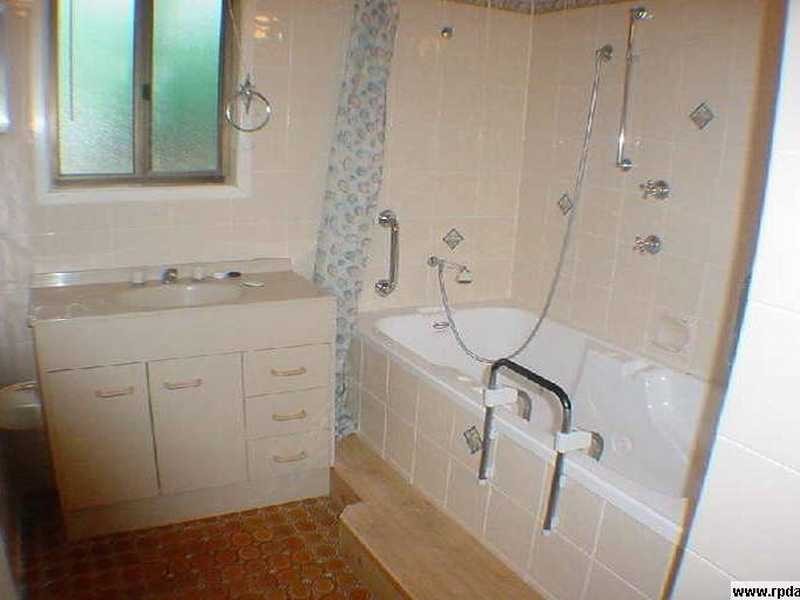 15 Fairway Ave, Woorim QLD 4507