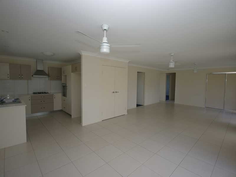 4/143 Bishop Road, Beachmere QLD 4510