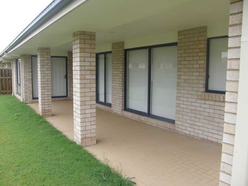 3 Dunwich Court, Sandstone Point QLD 4511