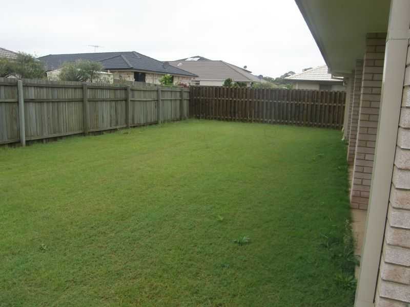 3 Dunwich Court, Sandstone Point QLD 4511