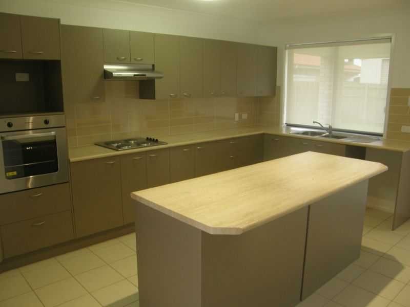 3 Dunwich Court, Sandstone Point QLD 4511