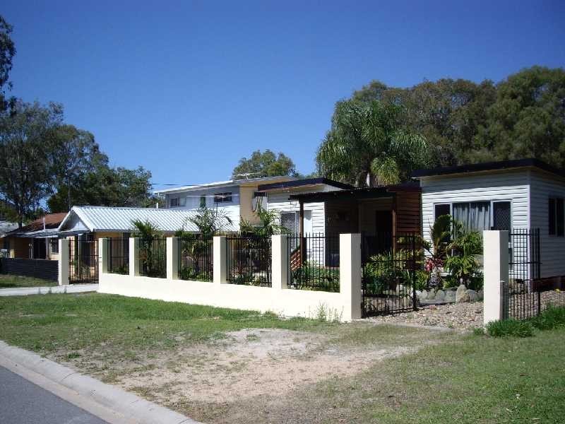 10 Gibson Street, Beachmere QLD 4510
