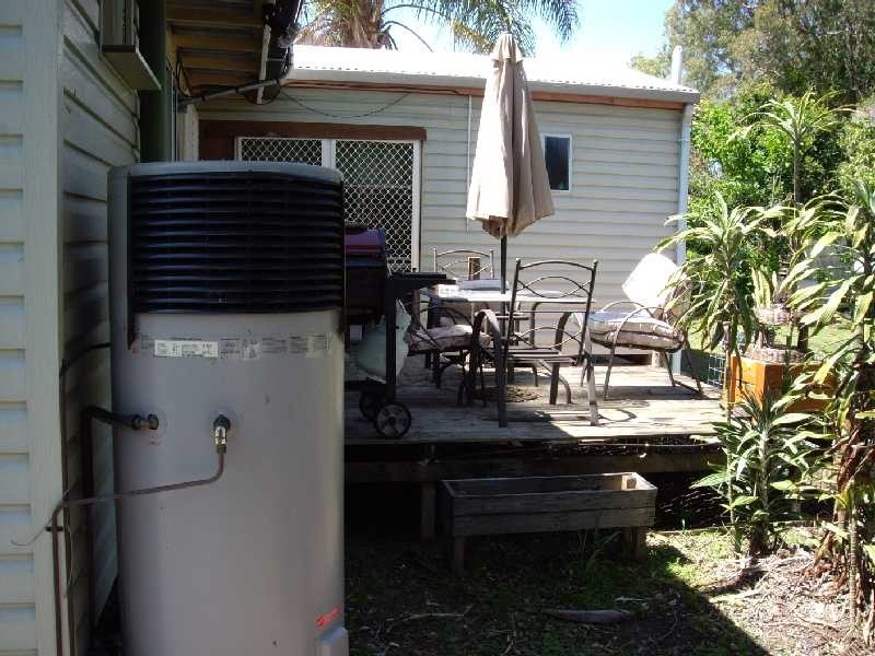10 Gibson Street, Beachmere QLD 4510