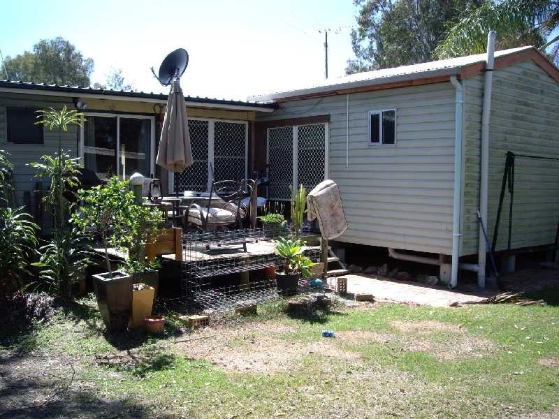 10 Gibson Street, Beachmere QLD 4510