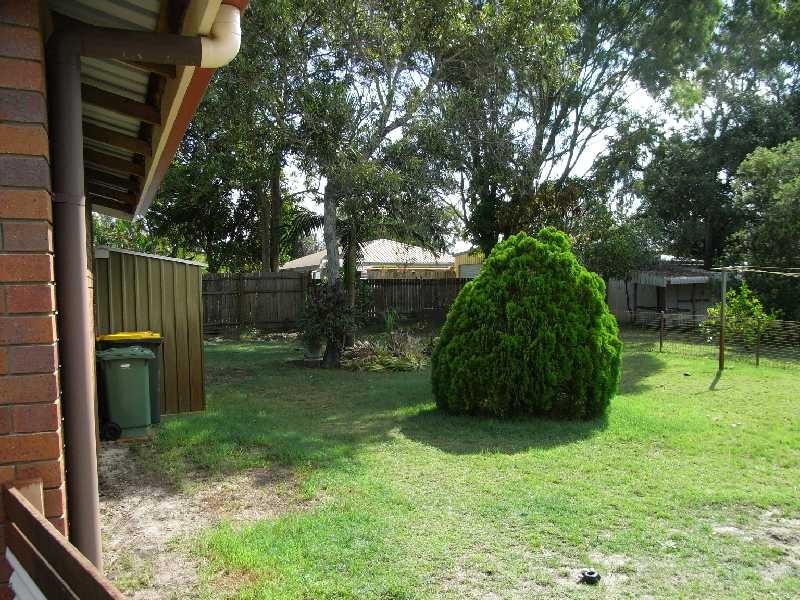 12 Arvon Avenue, Beachmere QLD 4510
