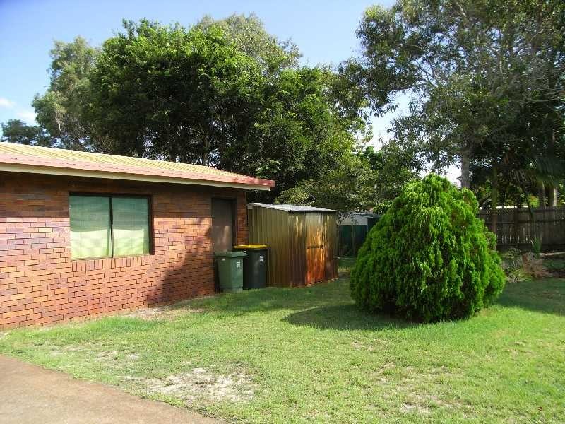 12 Arvon Avenue, Beachmere QLD 4510
