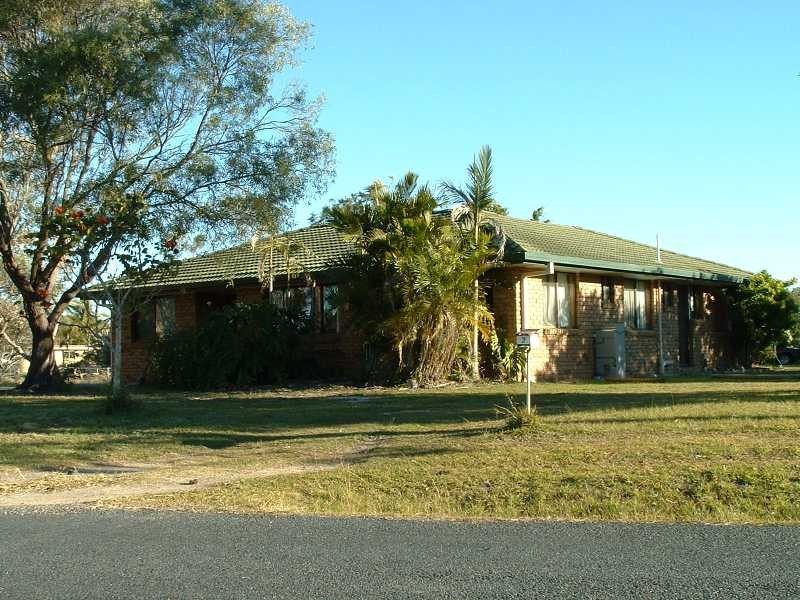 2 Malcolm Street, Beachmere QLD 4510