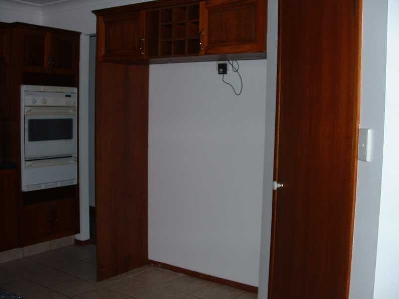 7 Bishop Road, Beachmere QLD 4510