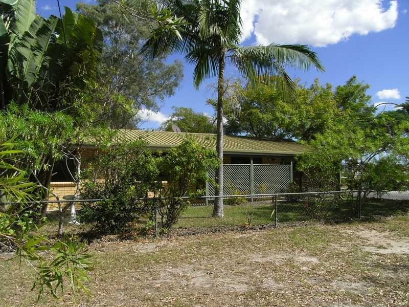 18 Progress Ave, Beachmere QLD 4510