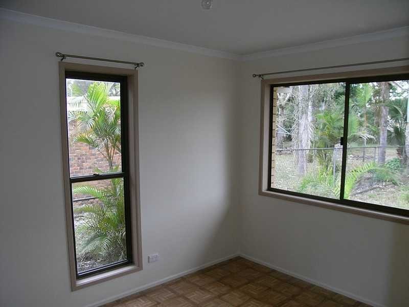 18 Progress Ave, Beachmere QLD 4510